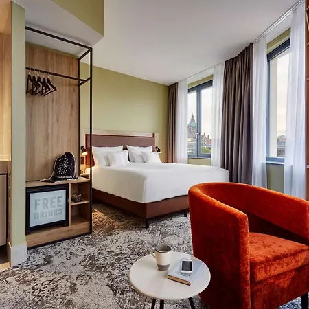 Me And Hanover, By Hyatt 4*