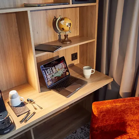 Me And Hanover, By Hyatt Hanower