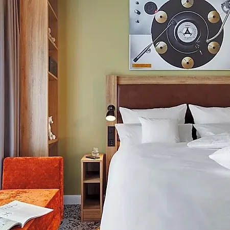 Me And Hanover, By Hyatt 4*