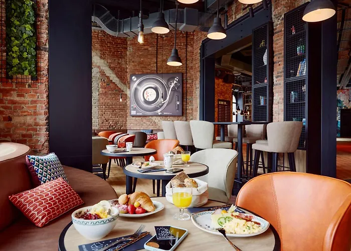 Me And Hanover, By Hyatt ハノーファー